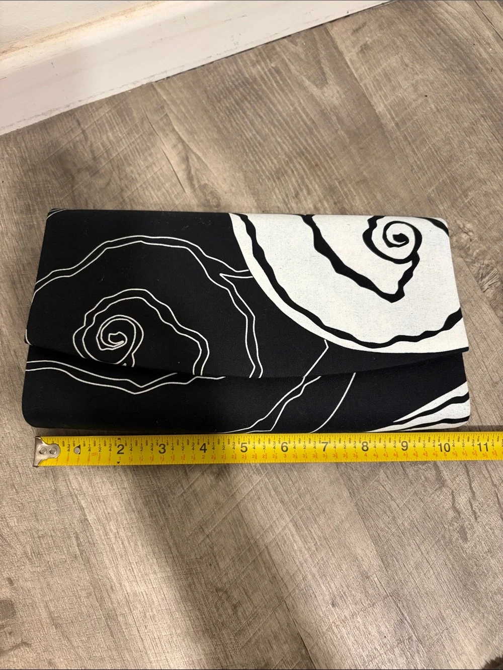 Rare find Vintage  Monochrome Spiral zig Zane Canvas Clutch